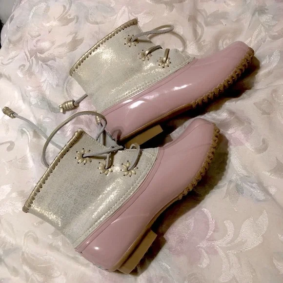 JACK ROGERS Chloe Pink Duck Ankle Boots Lace Up Shimmery Sherpa Lined Size 6 - Picture 8 of 10